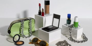 model-career-kit-still-life